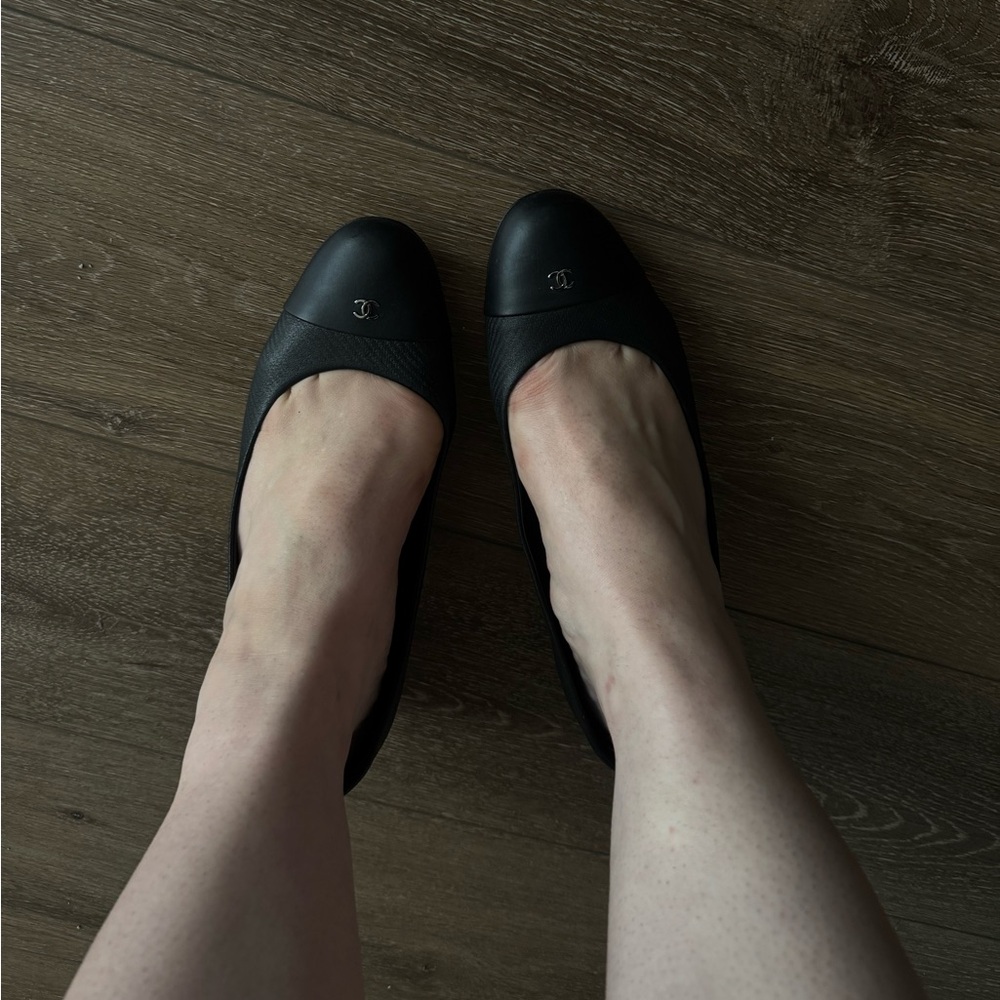 CHANEL cap toe black pumps - Picture 12 of 16